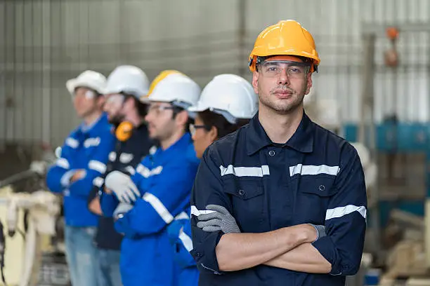 9 Rekomendasi Bahan Seragam untuk Pekerjaan Outdoor